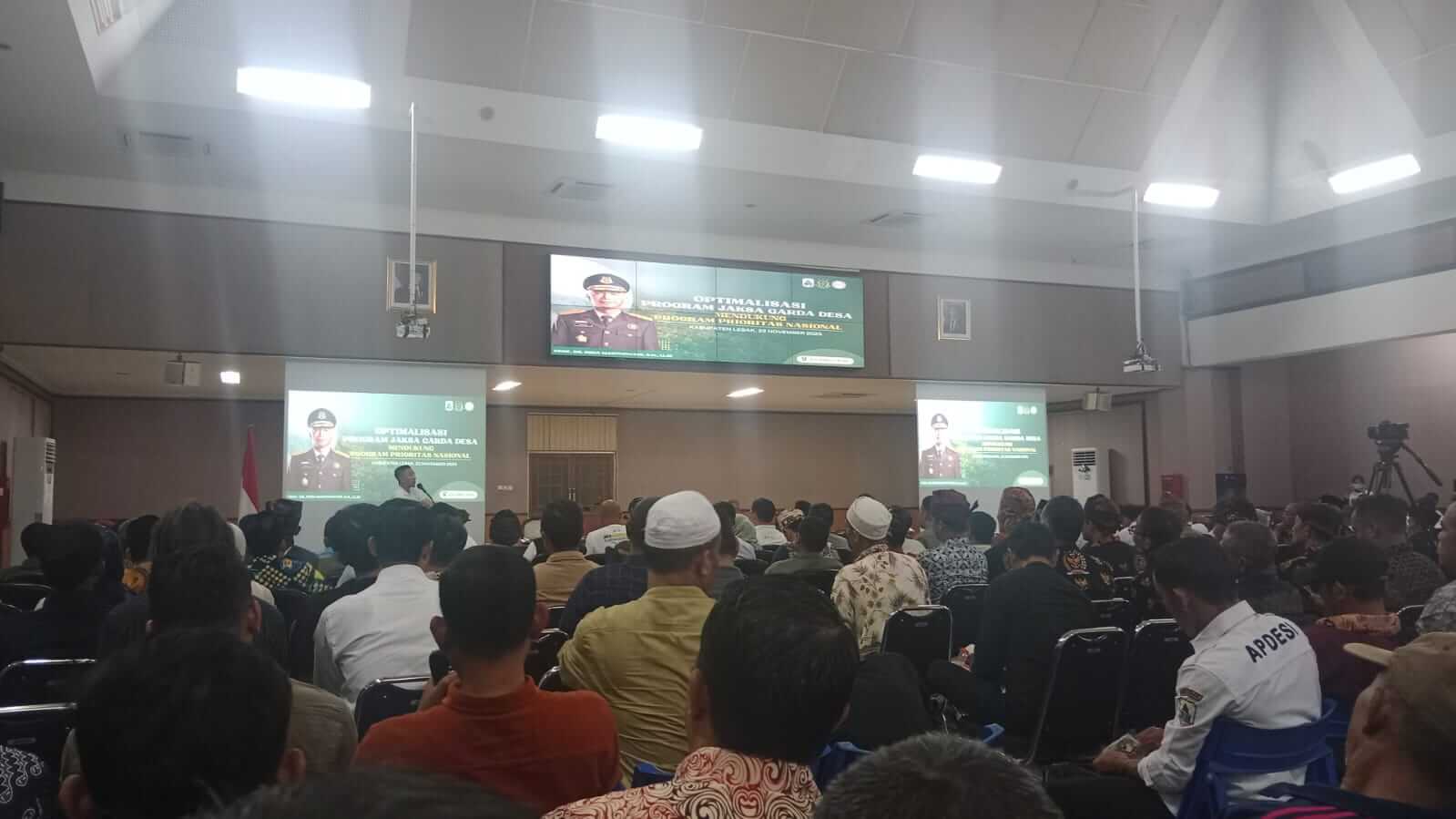 Jaro Ade Milong Hadiri Kunjungan Jaksa Agung Muda Bidang Intelejen Bersama Ratusan Kepala Desa Lainnya